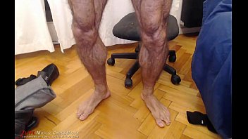 Sexy Gay Men Muscled Feet Porn