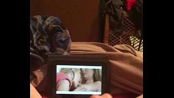 Ma Fille Reçoit Des Chose Porno Sur Sa Tablette