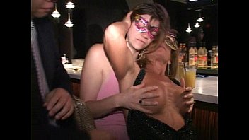 Lesbian Love Des Fille Dans Les Bar Porn
