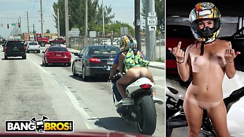Femmes Bikes Tres Sexy.Porn
