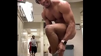 Beast Muscle Show Gay Porn