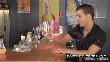 Dans Un Bar Gay Ca Suce Ca Baise Porno