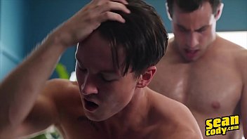 Vidéos Porno Gay Fait Le Chien Déluré Bareback