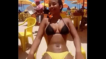 Video Porno.Vieille Se Gode Sur La Plage