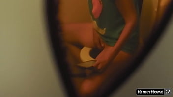 Masturbing Toilet Manche De Balai Chiot Porn Com