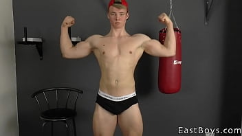 Gay Porn Big Muscle Lift