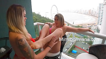 Comendo Lesbian Feet Porn